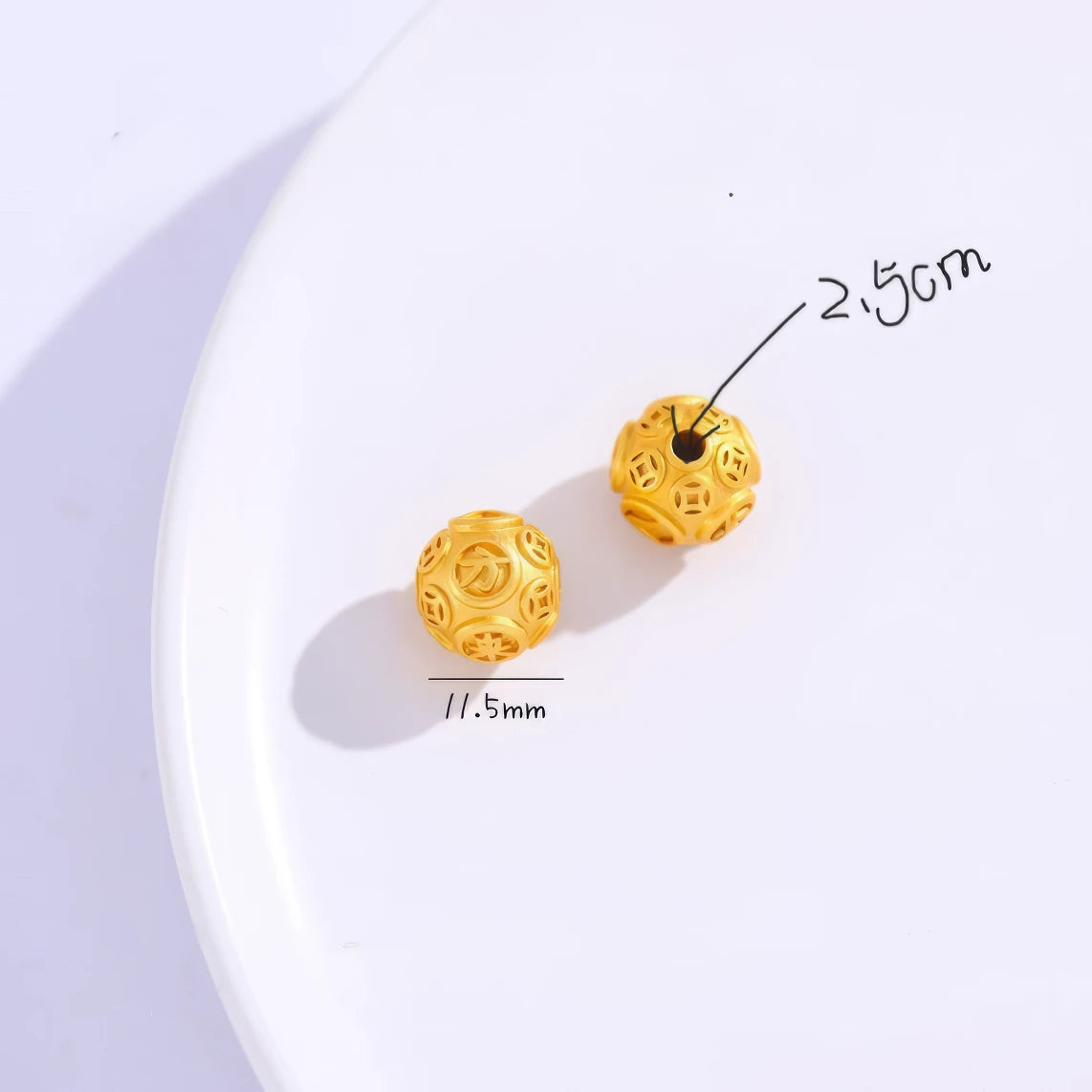 Components of Eight Direction Lucky Green Agate Necklace with size labels on white plate