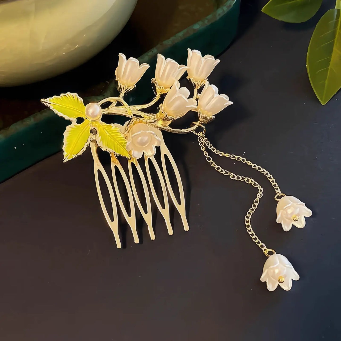 Tassel Step - shake Four - Tooth Hair Comb