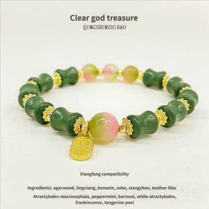 Mosquito - repellent natural Chinese medicine bracelet shown with text titled "Clear god treasure", detailing its xiangfang compatibility and ingredient list.
