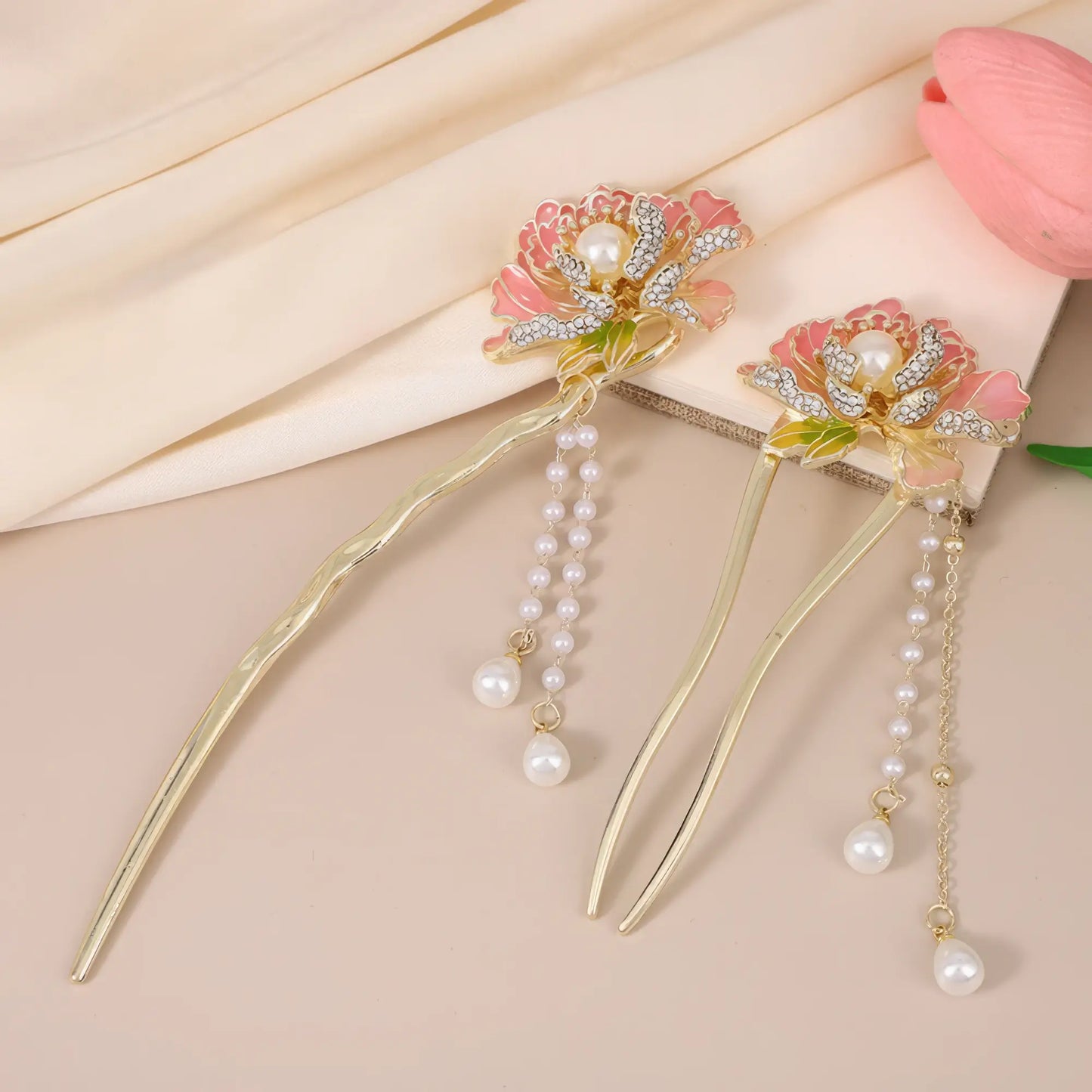 Peony Flower-hairpin U - shaped hairpin pair, pink flowers with pearl tassels, beige background with white fabric