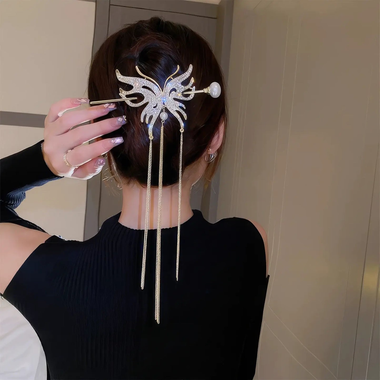 Crystal butterfly tassel hairpin set styled in half-tied hair, long cascading chain tassels hang vertically for chic retro aesthetic.