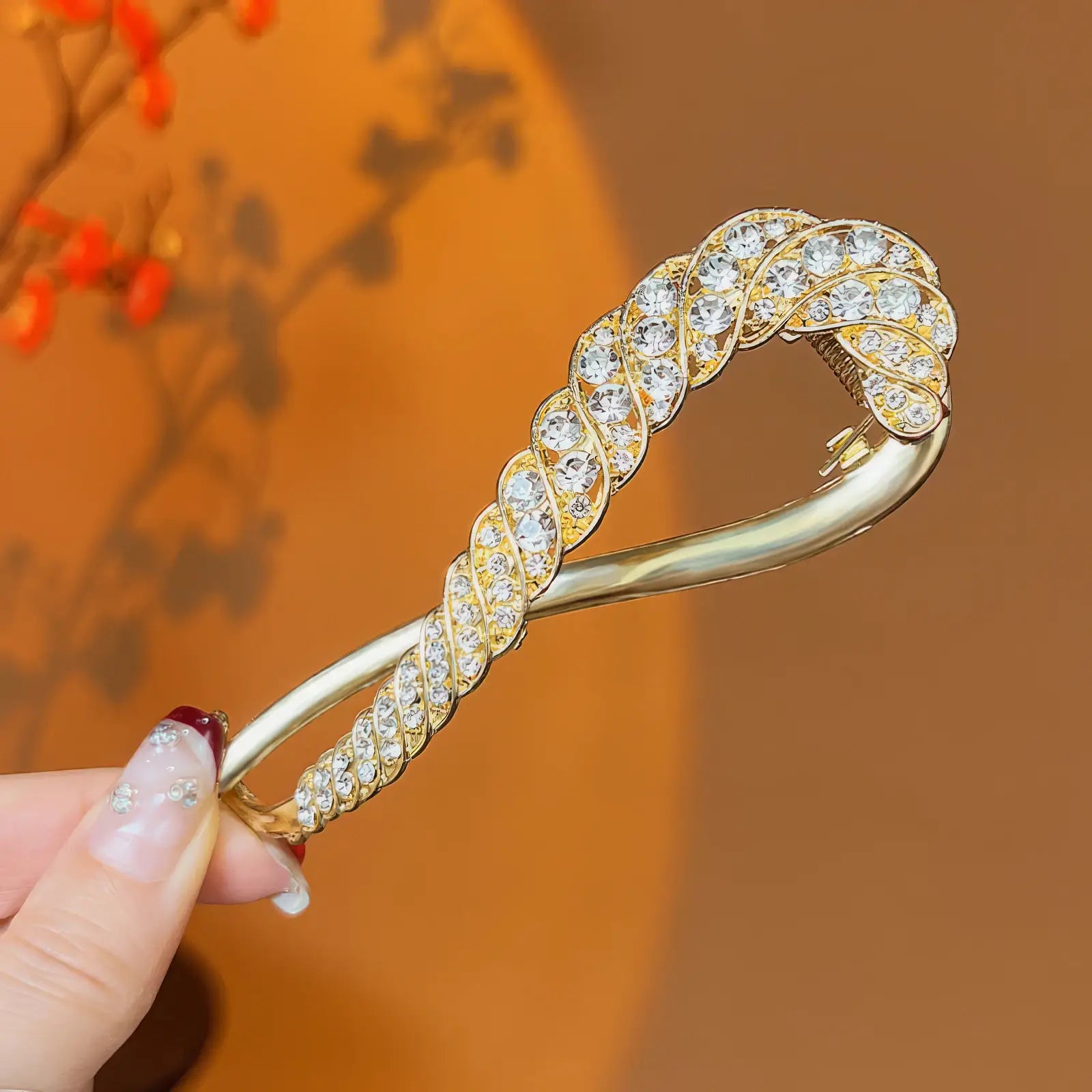 Curved - shaped crystal - studded twist hair clip