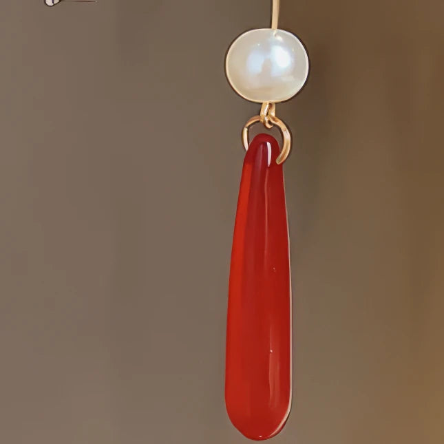 Detail of pearl and red drop on Hongqingmi hairpin