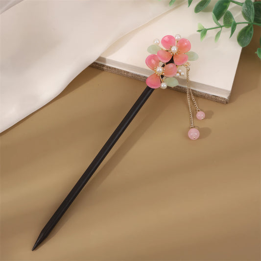 Pink flower and pink bead on Lingshanbai hairpin