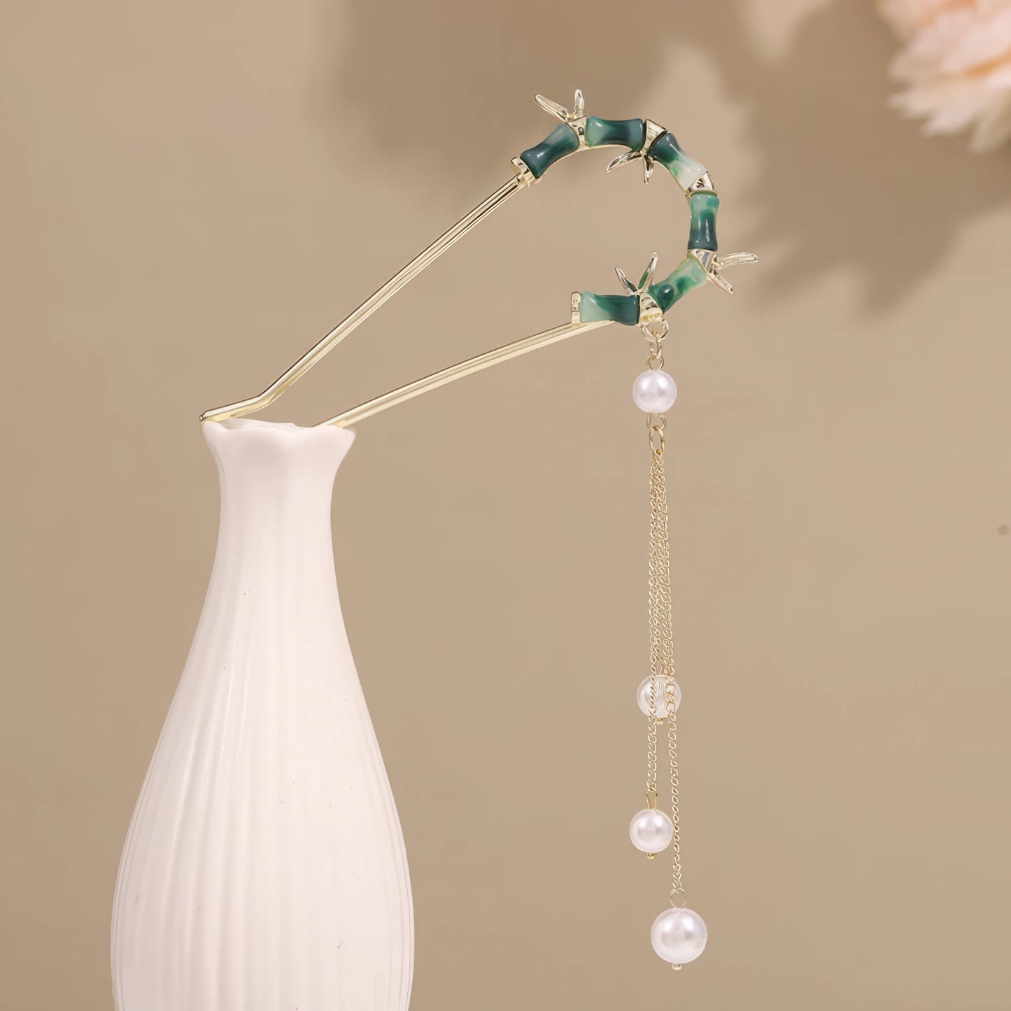 Muxin U - shaped hairpin 2 with flower design, light brown background with white vase and flowers