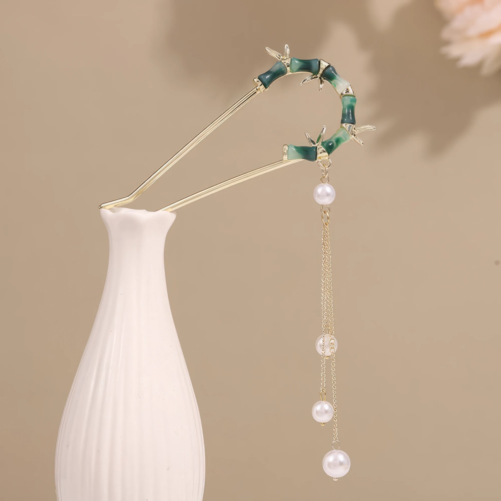 Muxin U - shaped hairpin 2 with flower design, light brown background with white vase and flowers