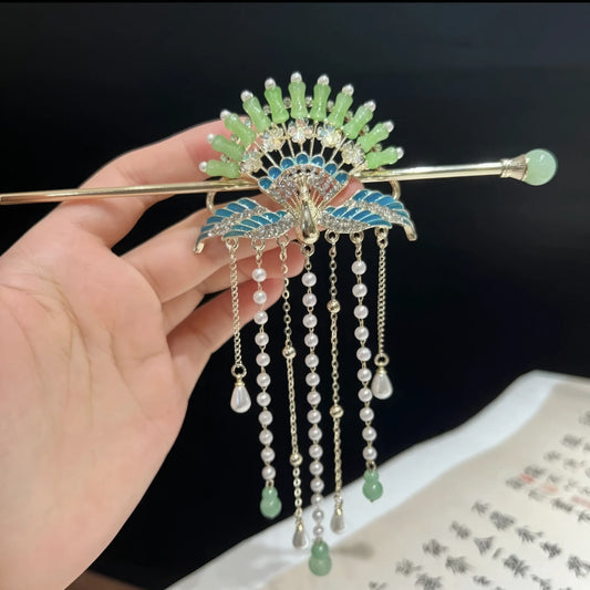 Handheld new Chinese peacock fan-shaped hairpin, showcasing pearl and green bead tassels