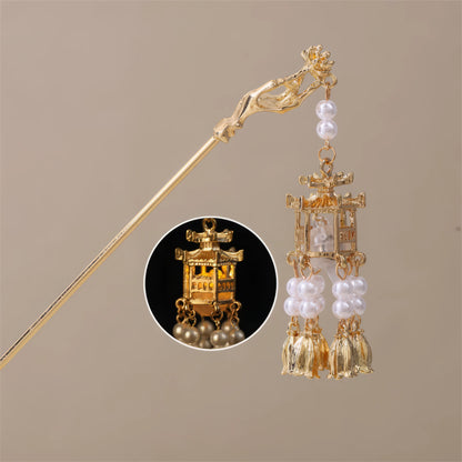 Xiaonianhuadeng hairpin with gold lantern and accessories, beige background