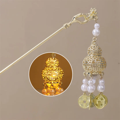 Xiaonianhuadeng hairpin with white accessories and gold lantern, beige background